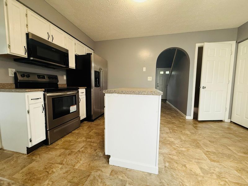 5771 Tampico Drive , Galloway, OH 43119 Photo 9