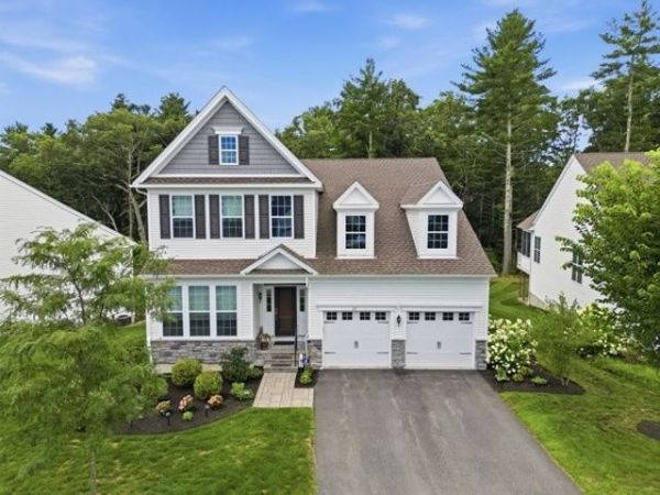 112 Glen Ellen Blvd, Unit 112, Millis, MA 02054