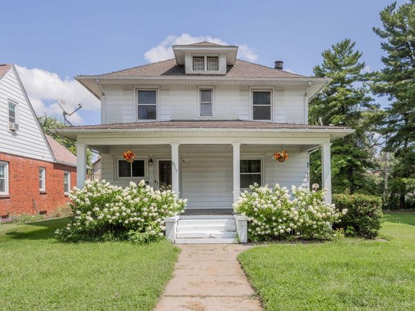 617 Douglas Court , Clinton, IA 52732