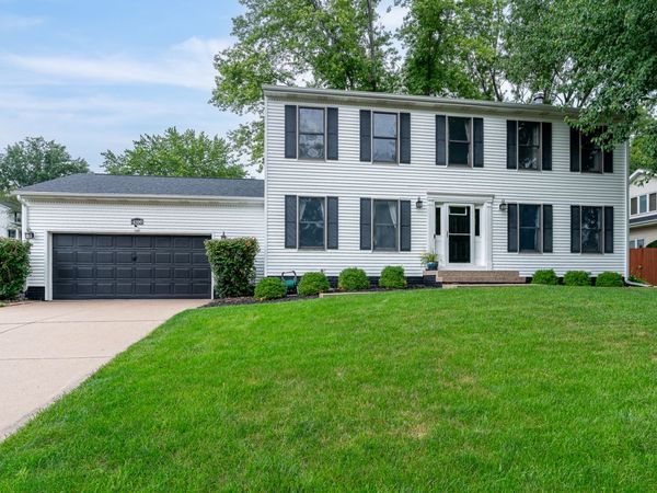 4100 Aspen Hills Drive, Bettendorf, IA 52722