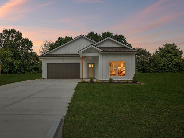 328 Villa St , Smithville, TN 37166