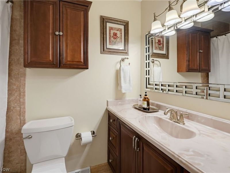 988 Cranbrook Drive, Highland Heights, OH 44143 Photo 19