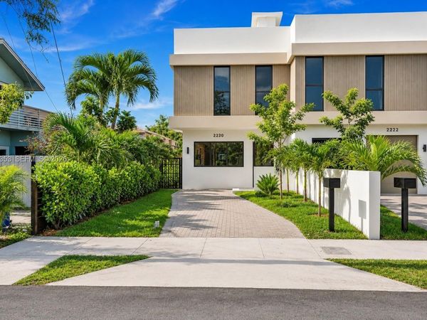 2220 SW 14th St , Miami, FL 33145