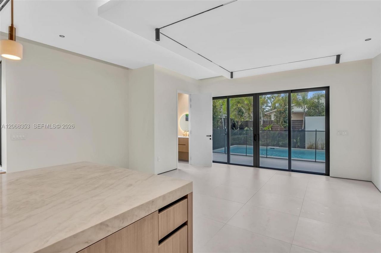 2220 SW 14th St, Miami, FL 33145 Photo