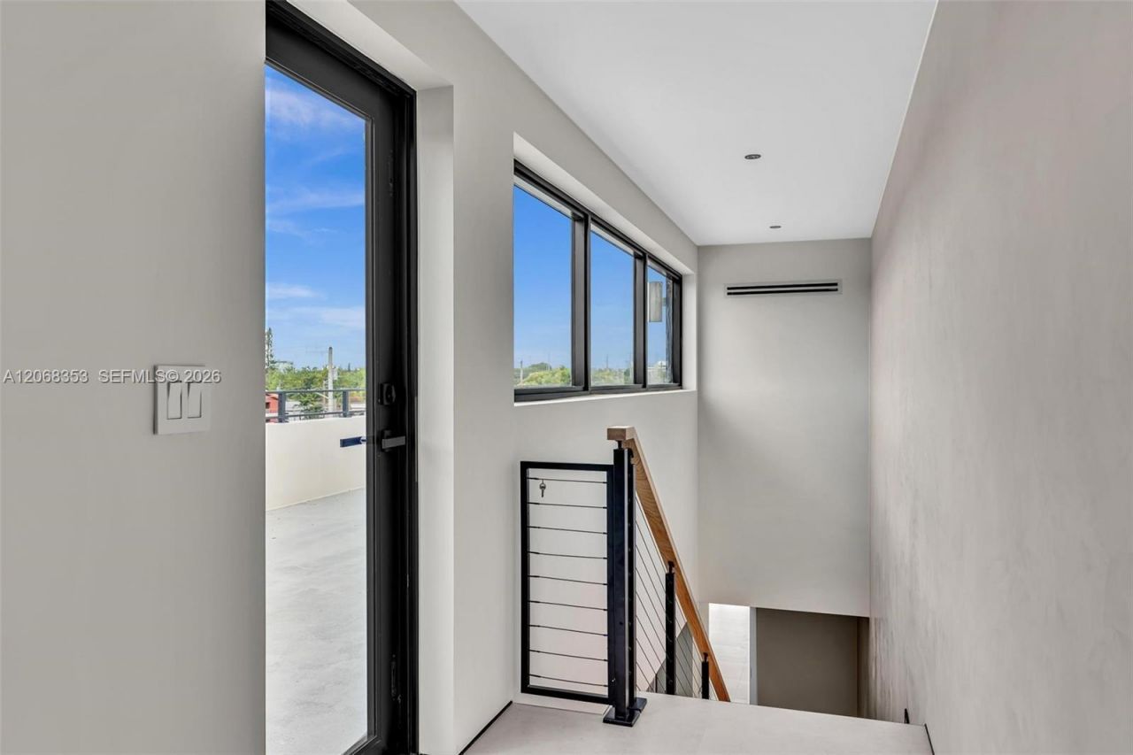 2220 SW 14th St, Miami, FL 33145 Photo