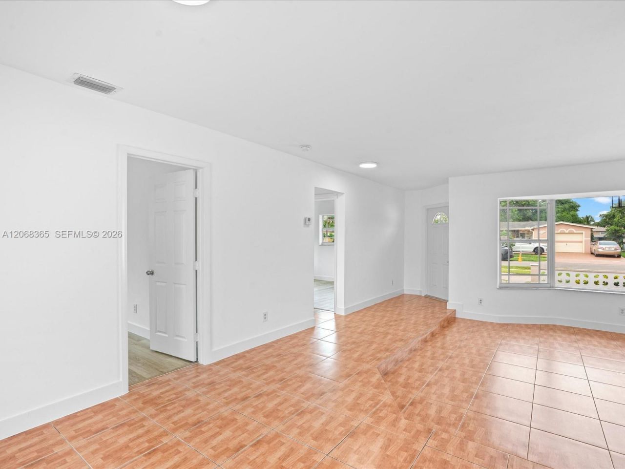 4545 NW 39th St, Lauderdale Lakes, FL 33319 Photo
