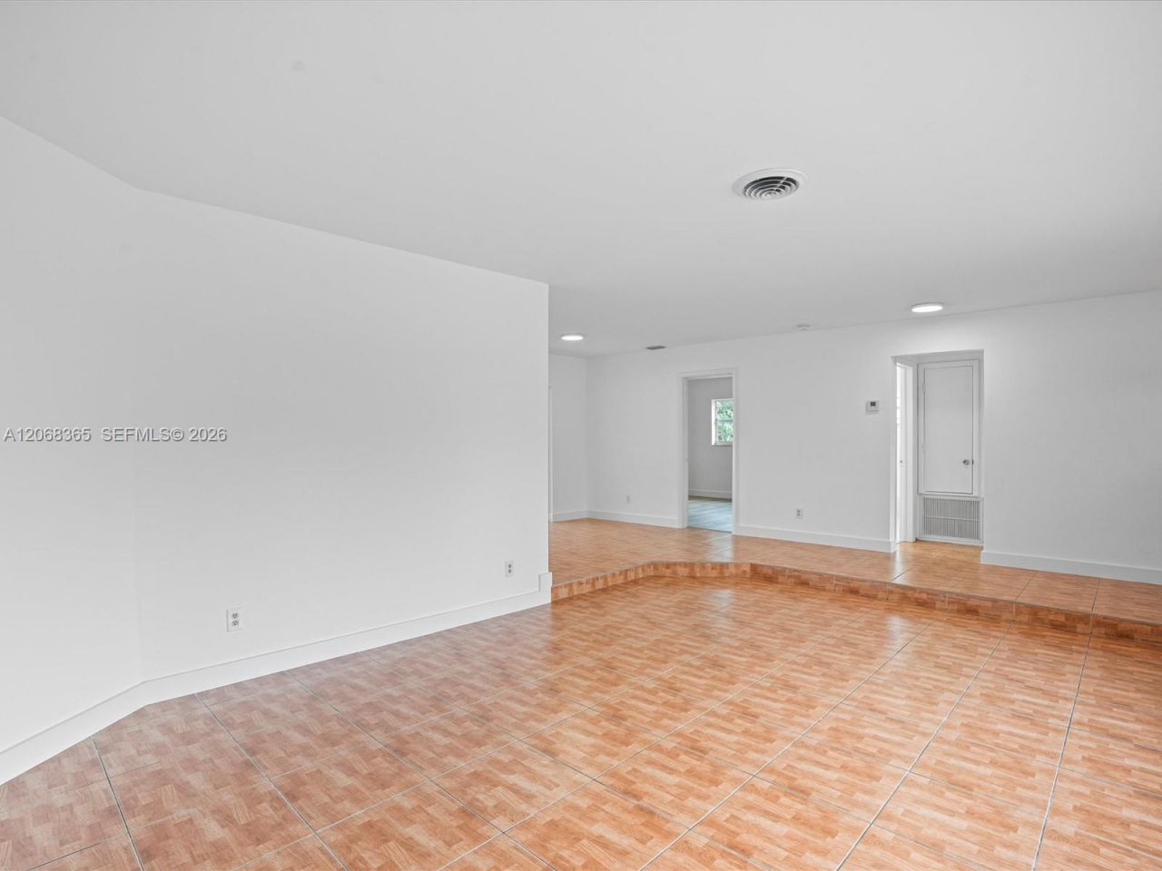 4545 NW 39th St, Lauderdale Lakes, FL 33319 Photo