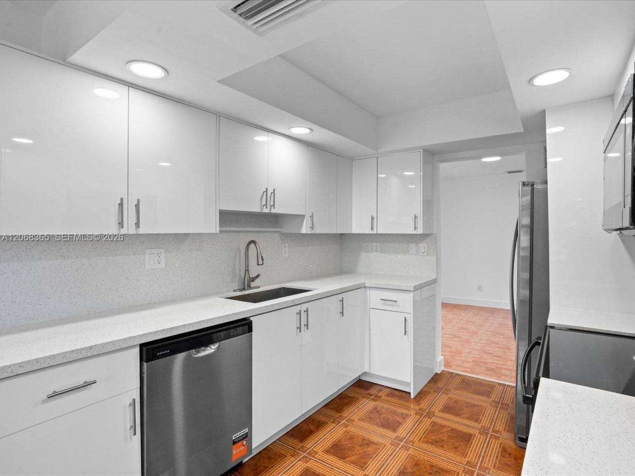 4545 NW 39th St, Lauderdale Lakes, FL 33319 Photo