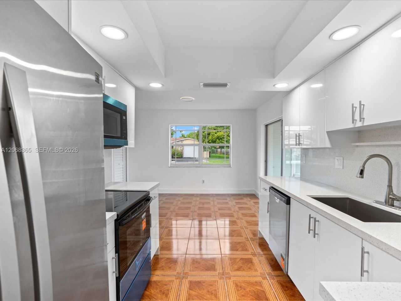 4545 NW 39th St, Lauderdale Lakes, FL 33319 Photo