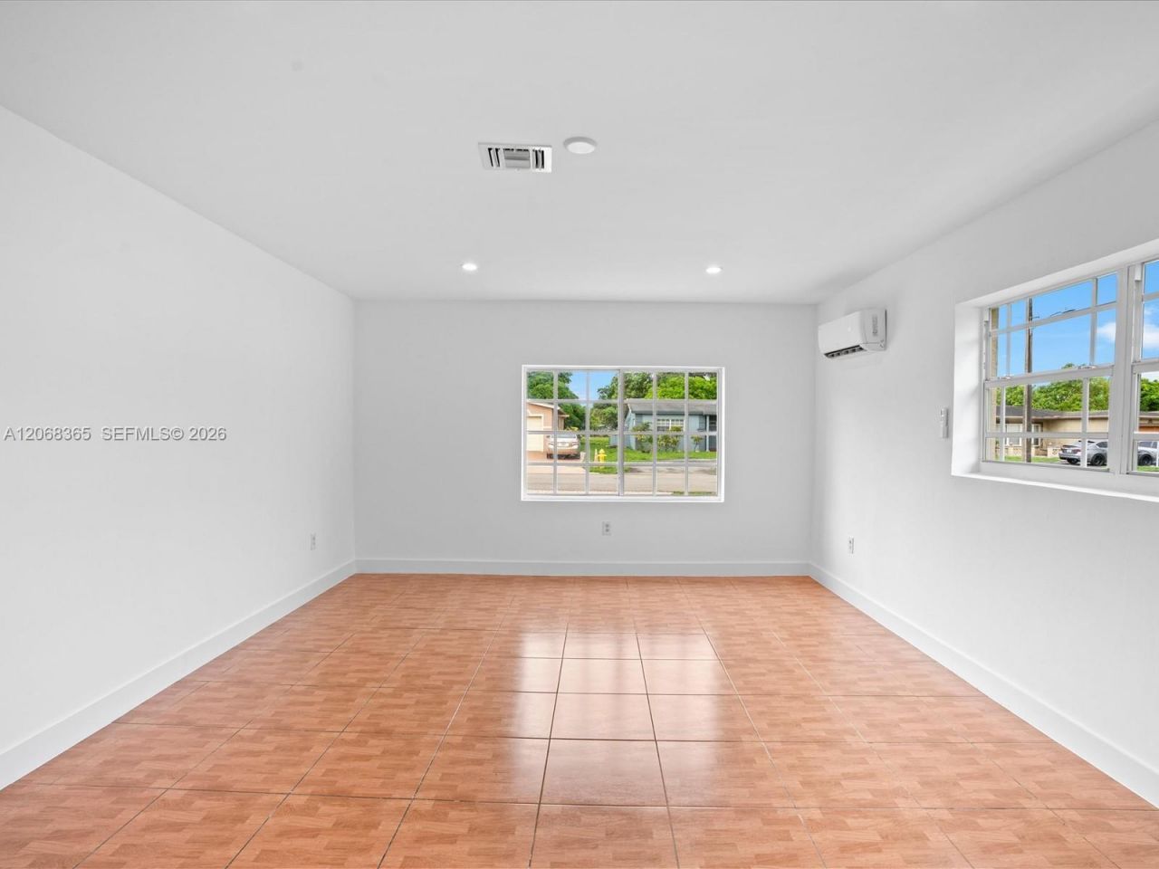 4545 NW 39th St, Lauderdale Lakes, FL 33319 Photo