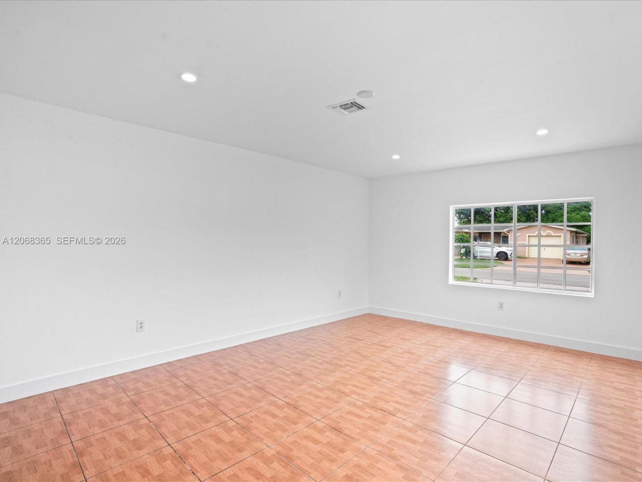 4545 NW 39th St, Lauderdale Lakes, FL 33319 Photo