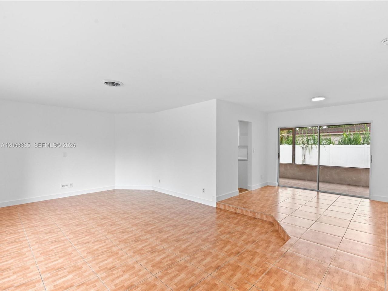 4545 NW 39th St, Lauderdale Lakes, FL 33319 Photo