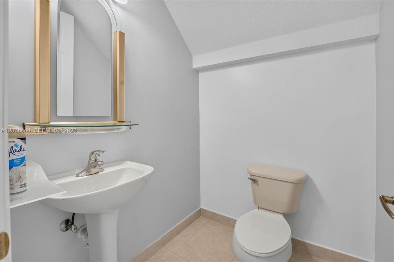 218 Lake Monterey Cir, Boynton Beach, FL 33426 Photo