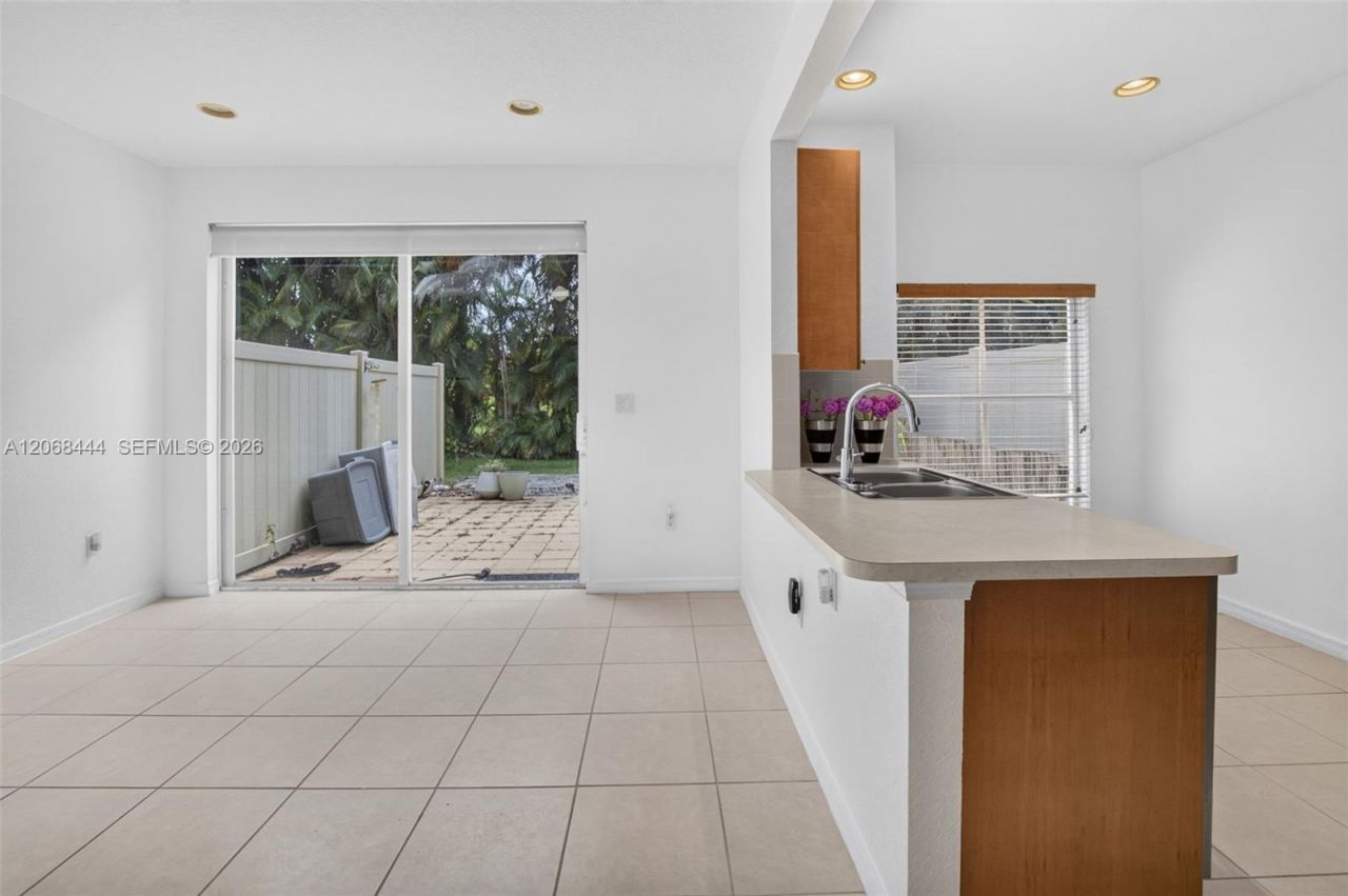 218 Lake Monterey Cir, Boynton Beach, FL 33426 Photo