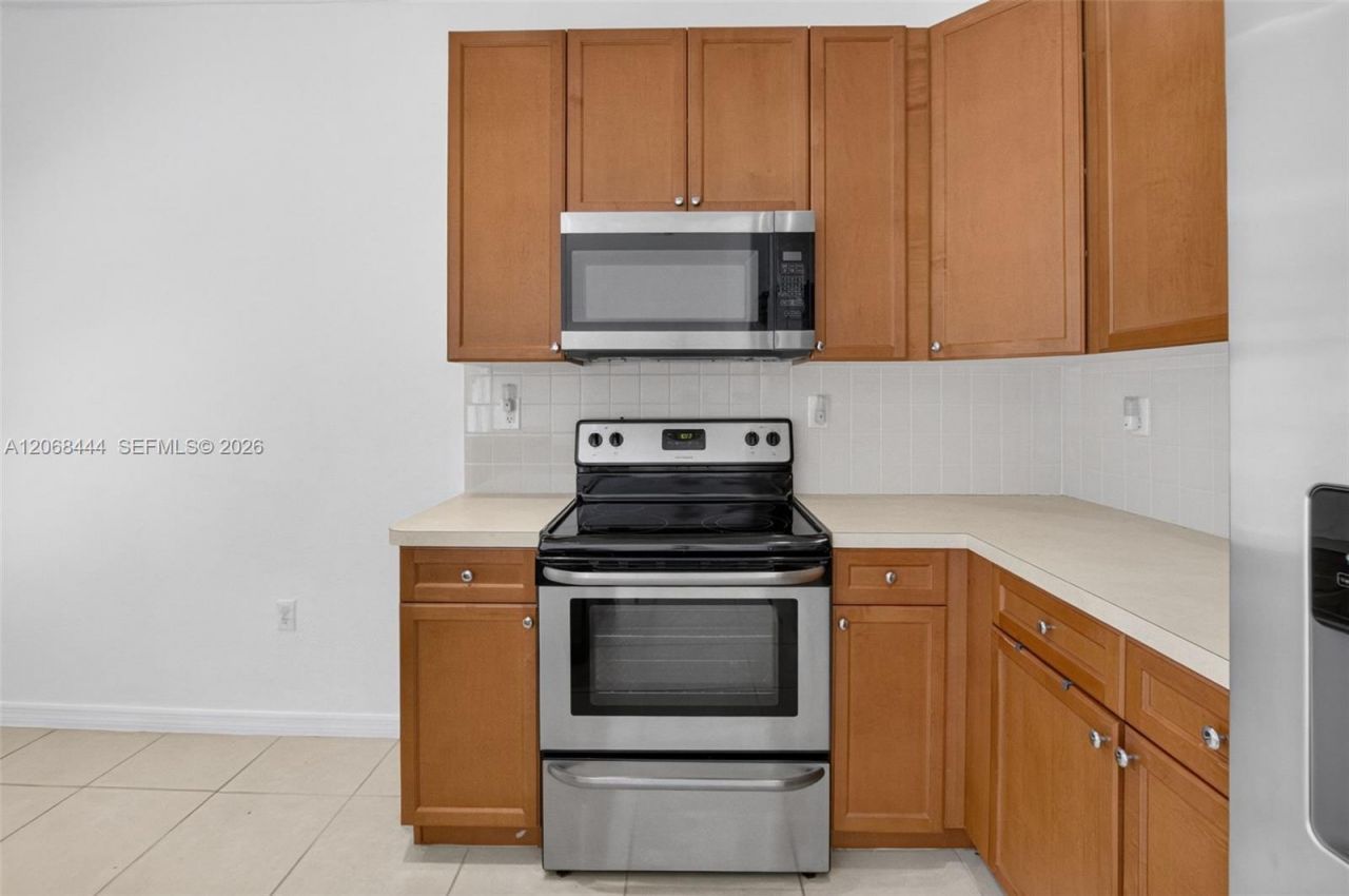 218 Lake Monterey Cir, Boynton Beach, FL 33426 Photo