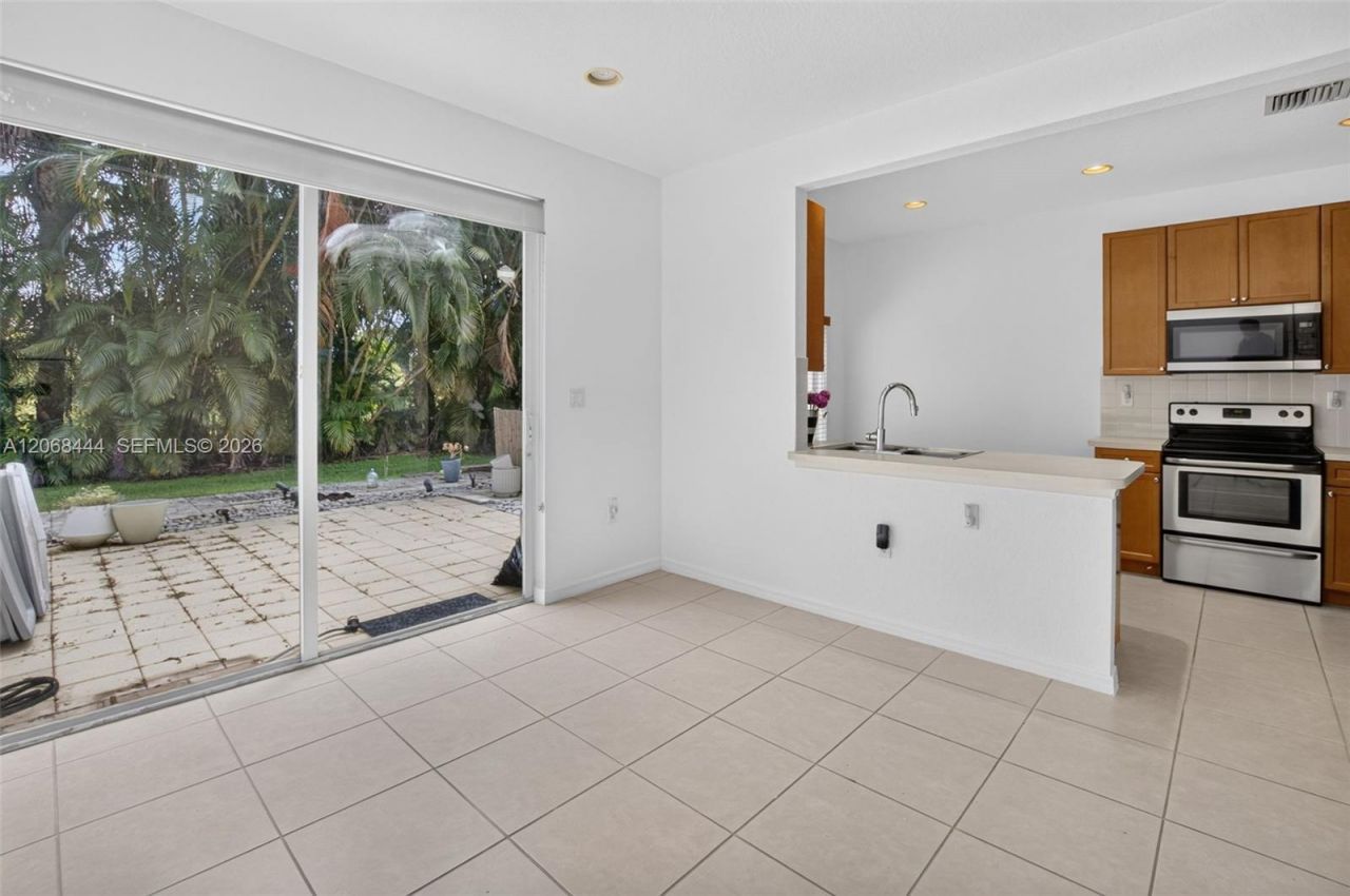 218 Lake Monterey Cir, Boynton Beach, FL 33426 Photo