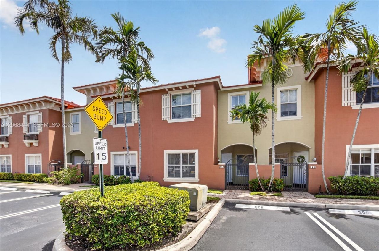 218 Lake Monterey Cir, Boynton Beach, FL 33426 Photo
