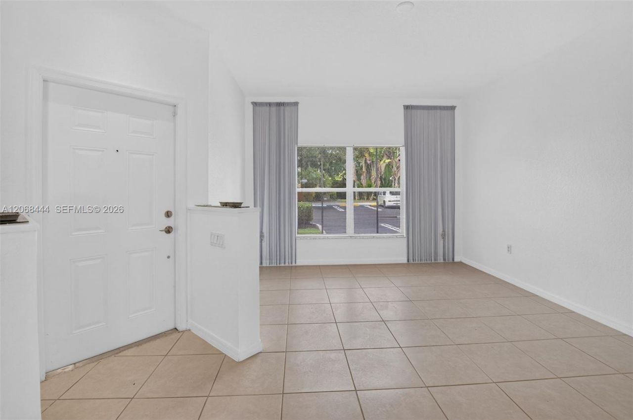 218 Lake Monterey Cir, Boynton Beach, FL 33426 Photo