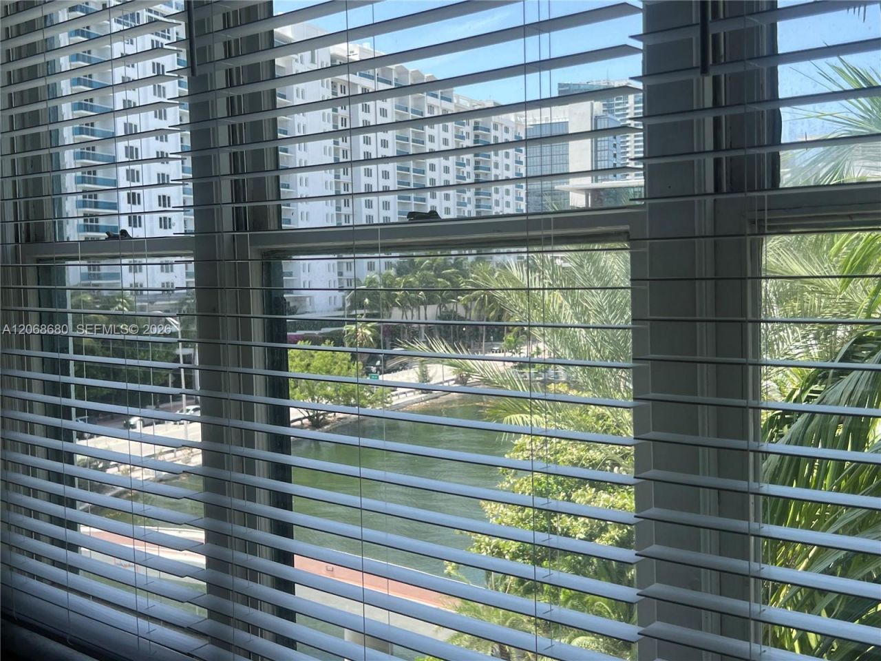 2421 Lake Pancoast Dr , Unit 4D, Miami Beach, FL 33140 Photo