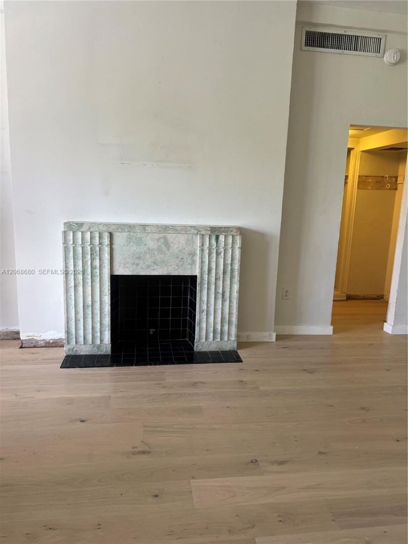 2421 Lake Pancoast Dr , Unit 4D, Miami Beach, FL 33140 Photo