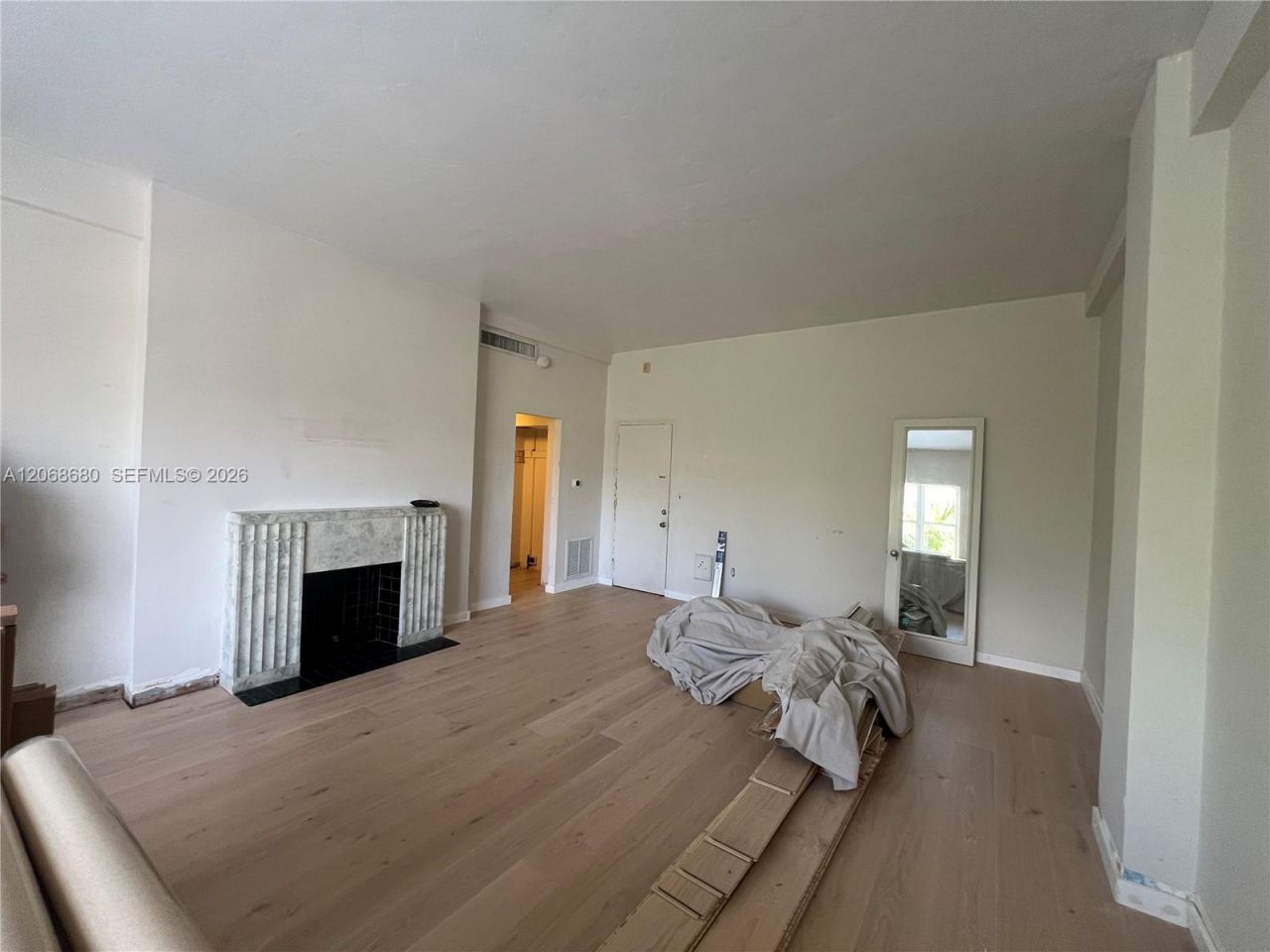 2421 Lake Pancoast Dr , Unit 4D, Miami Beach, FL 33140 Photo