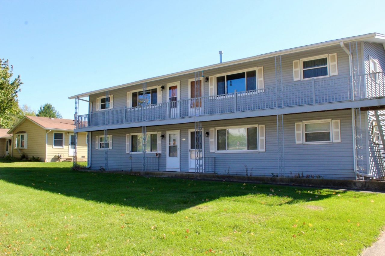 321 South Avenue, Unit D, Hampshire, IL 60140 Main Photo