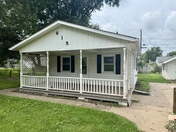 615 5th Street , Colona, IL 61241