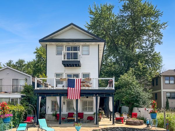 5N124 Grove Avenue , St. Charles, IL 60174