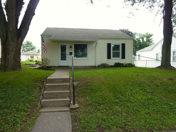 1631 W 38th Street , Davenport, IA 52806