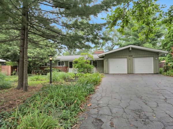 208 Shady Lane , Downers Grove, IL 60515
