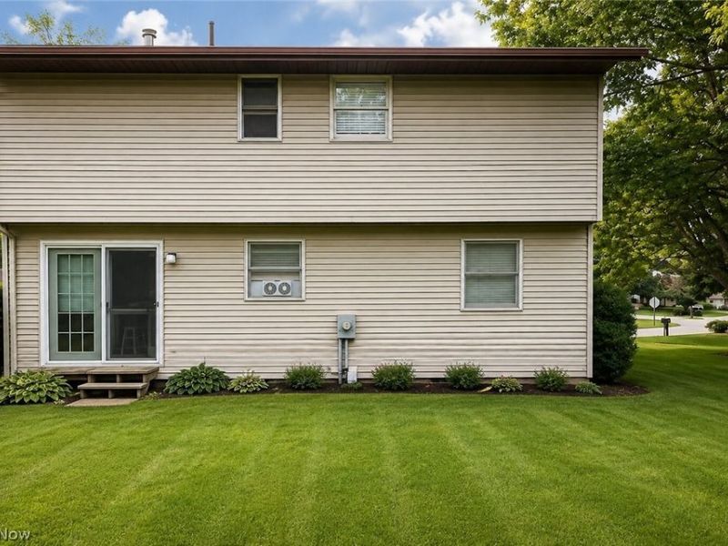 8727 Prancer Avenue NW, North Canton, OH 44720 Photo 12