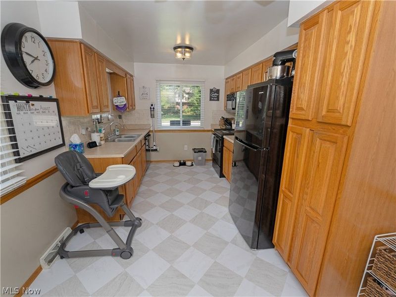 510 Hilbish Avenue, Akron, OH 44312 Photo 14