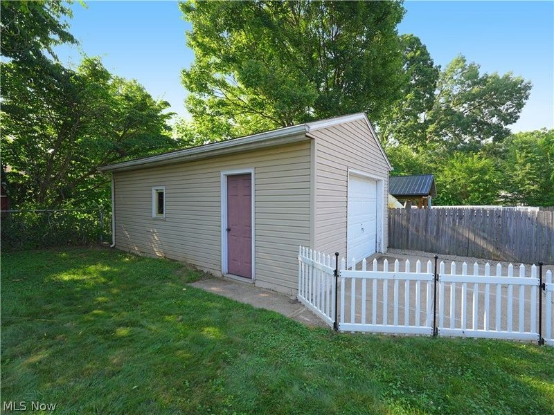 510 Hilbish Avenue, Akron, OH 44312 Photo 8