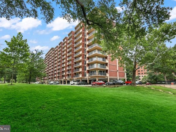 1300 ARMY NAVY DRIVE, Unit 320, ARLINGTON, VA 22202