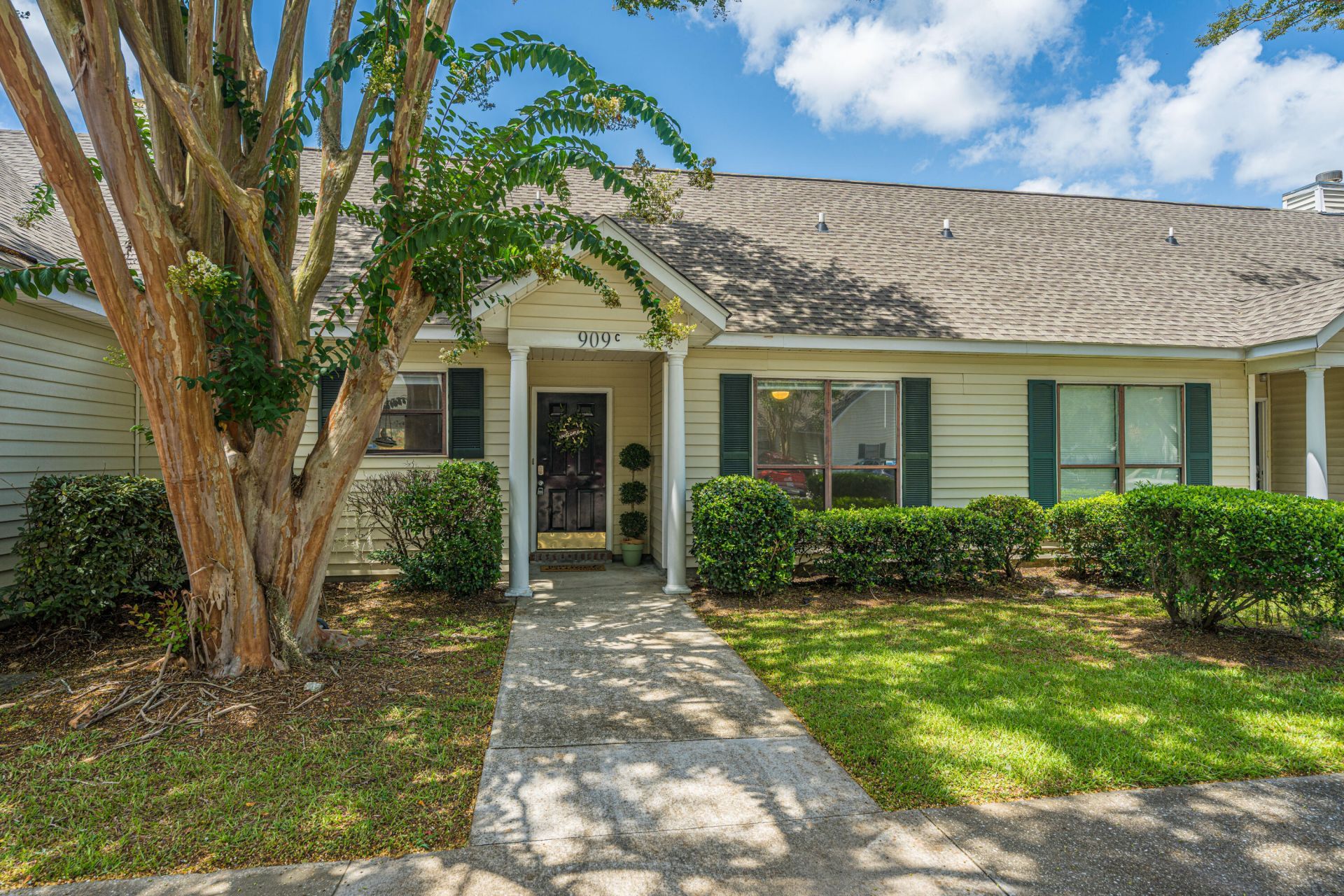 909 E Estates Boulevard Photo 1