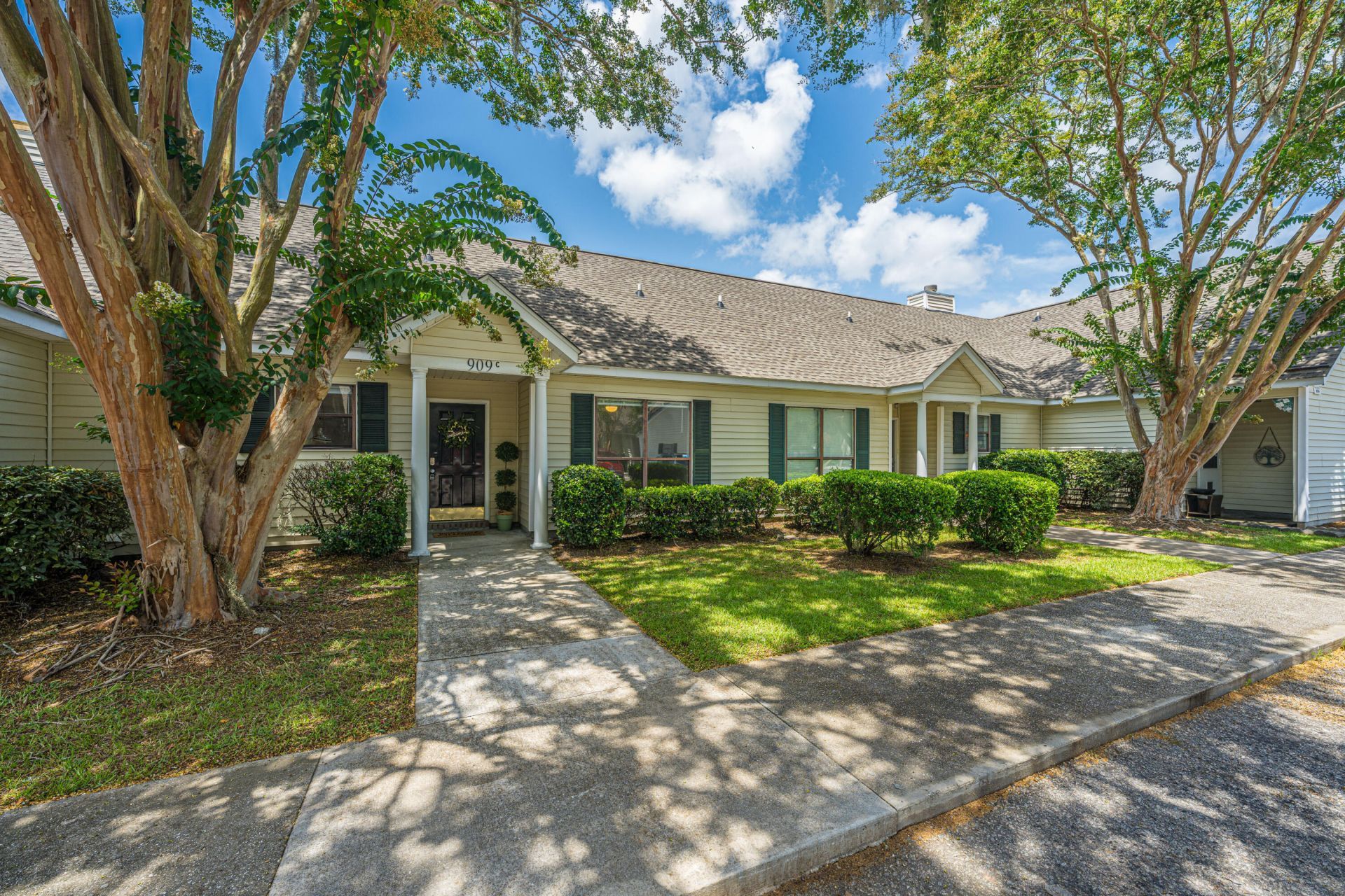 909 E Estates Boulevard Photo 4