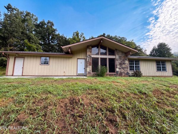 1430 Hawk Lane, Seymour, TN 37865