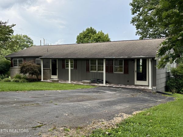 1302 Nell St, Tazewell, TN 37879