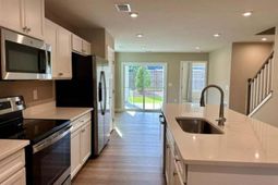 107 Oxbow Drive photo 4