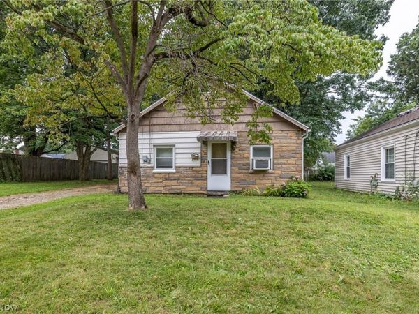 796 Lindsay Avenue , Akron, OH 44306