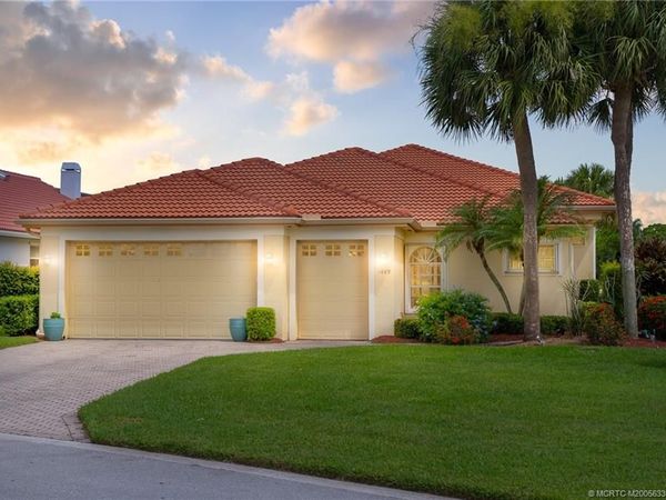 1409 SE Glencoe Court, Port St Lucie, FL 34952