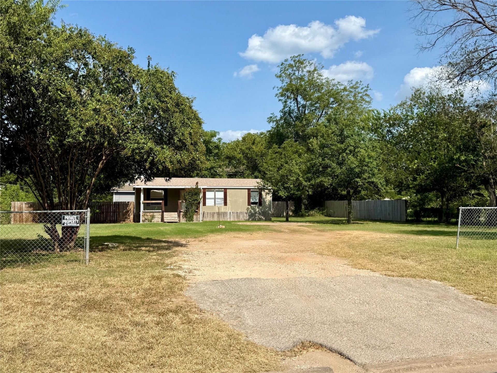 2001 Pecan St, Bastrop, TX 78602 Main Photo