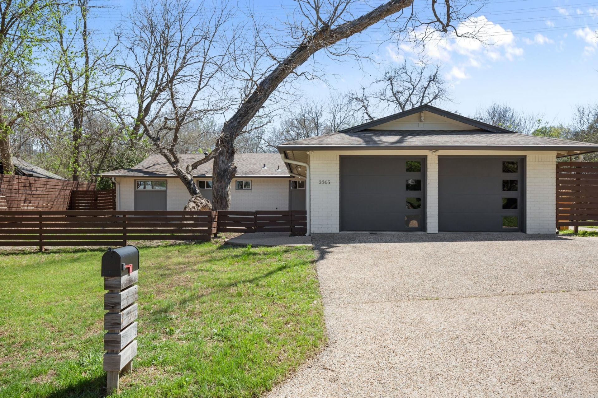 3305 Santa Monica Dr, Austin, TX 78741 Main Photo