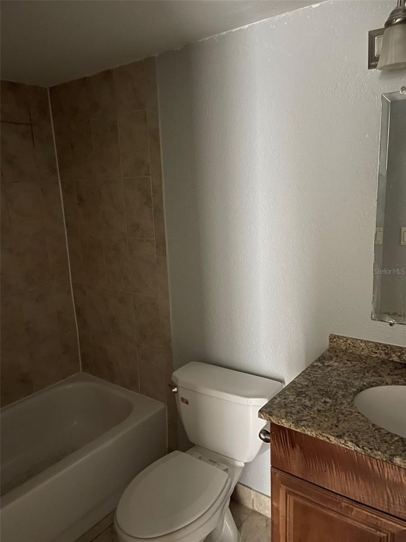 2755 Coconut Bay Ln Lane , Unit 119 (1K), Sarasota, FL 34237 Photo