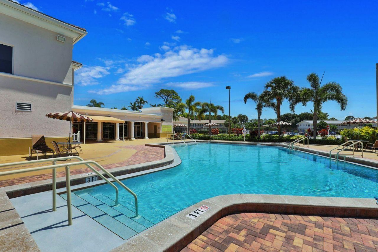 64 Coventry C, West Palm Beach, FL 33417 Photo