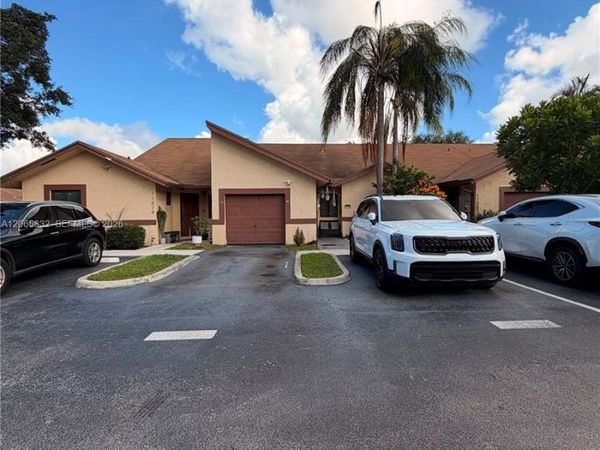 11083 NW 38th Pl , Sunrise, FL 33351