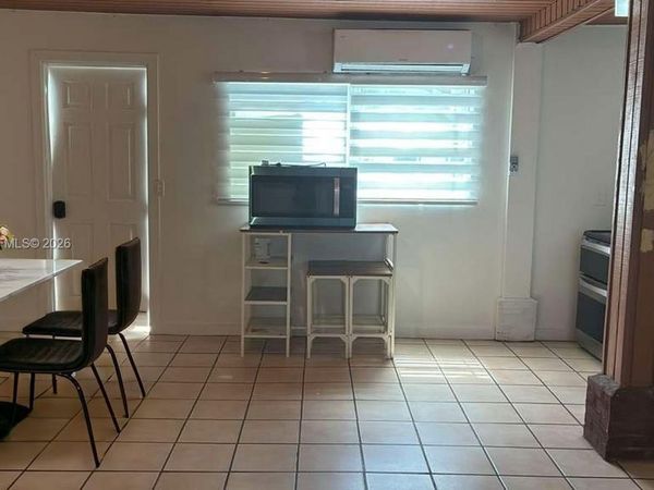 5950 NW 114th St- Efficiency 1,, Hialeah, FL 33012