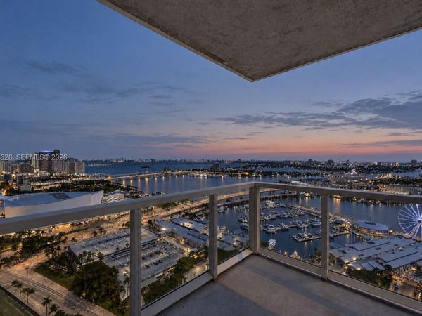 244 Biscayne Blvd, Unit 3702, Miami, FL 33132