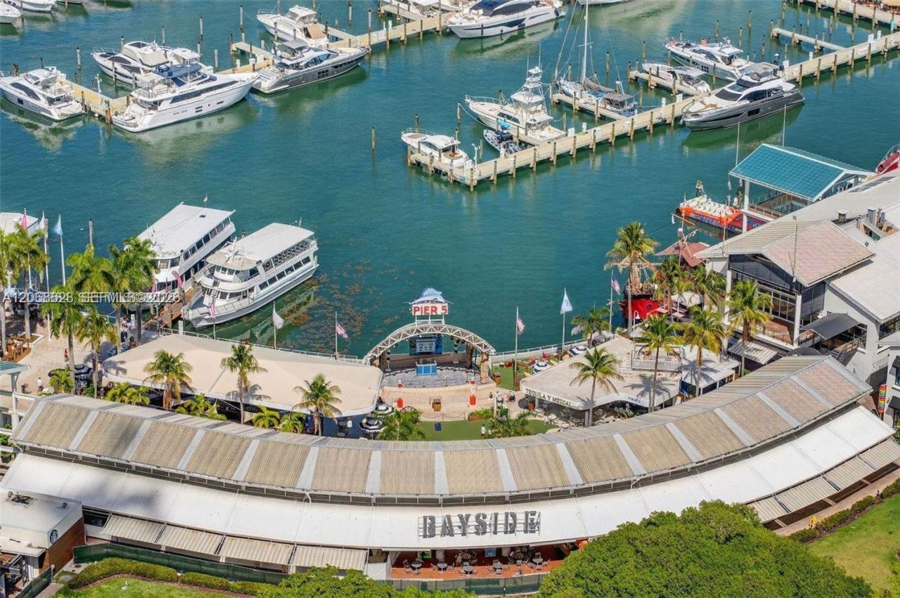 244 Biscayne Blvd , Unit 3702, Miami, FL 33132 Photo