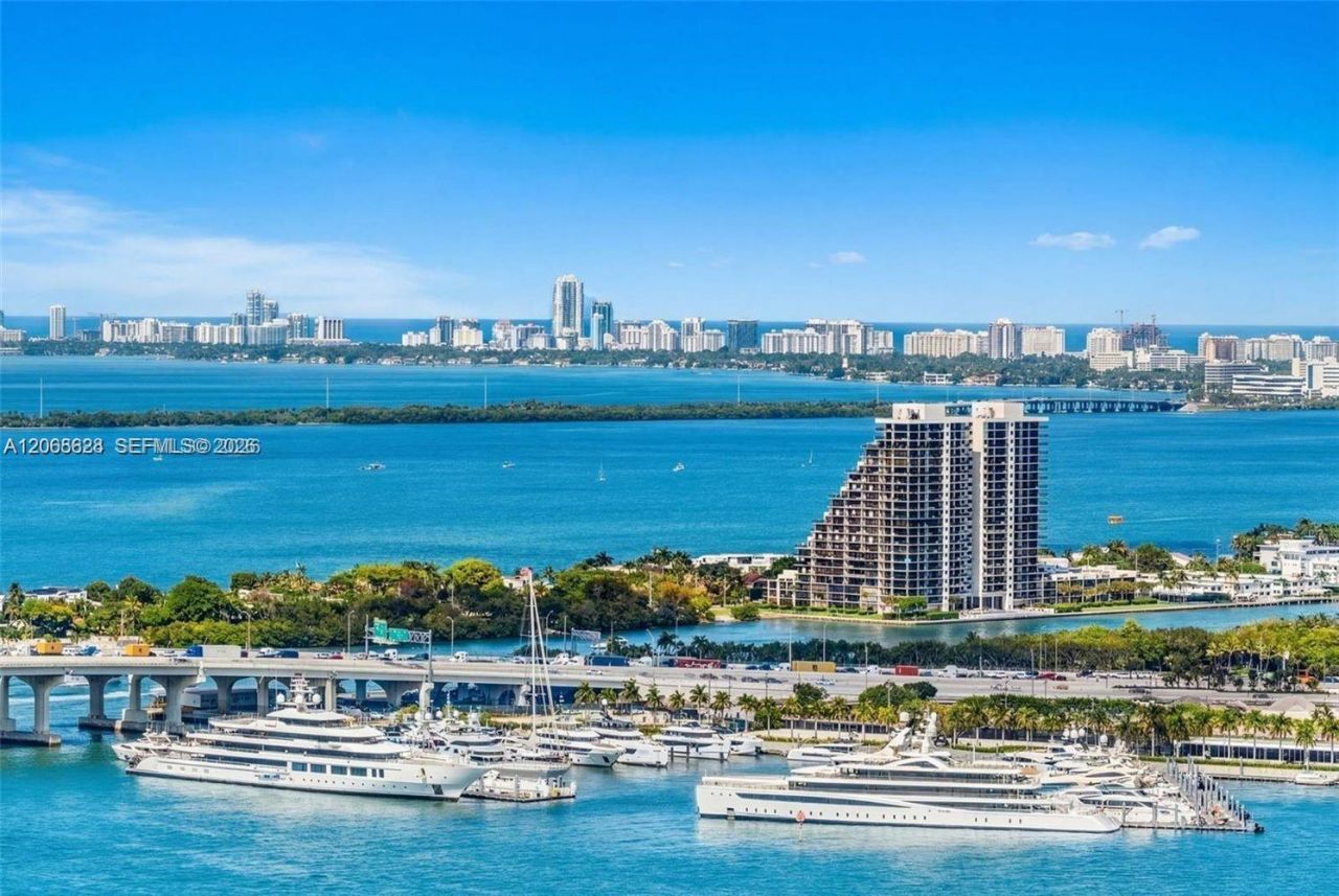 244 Biscayne Blvd , Unit 3702, Miami, FL 33132 Photo